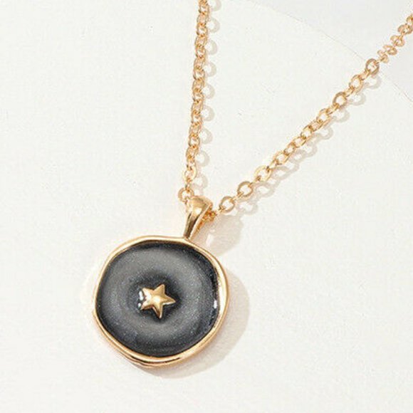 New Gold Star Pendant Necklace - Picture 2 of 4